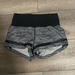 Lululemon size 4 multicolor short